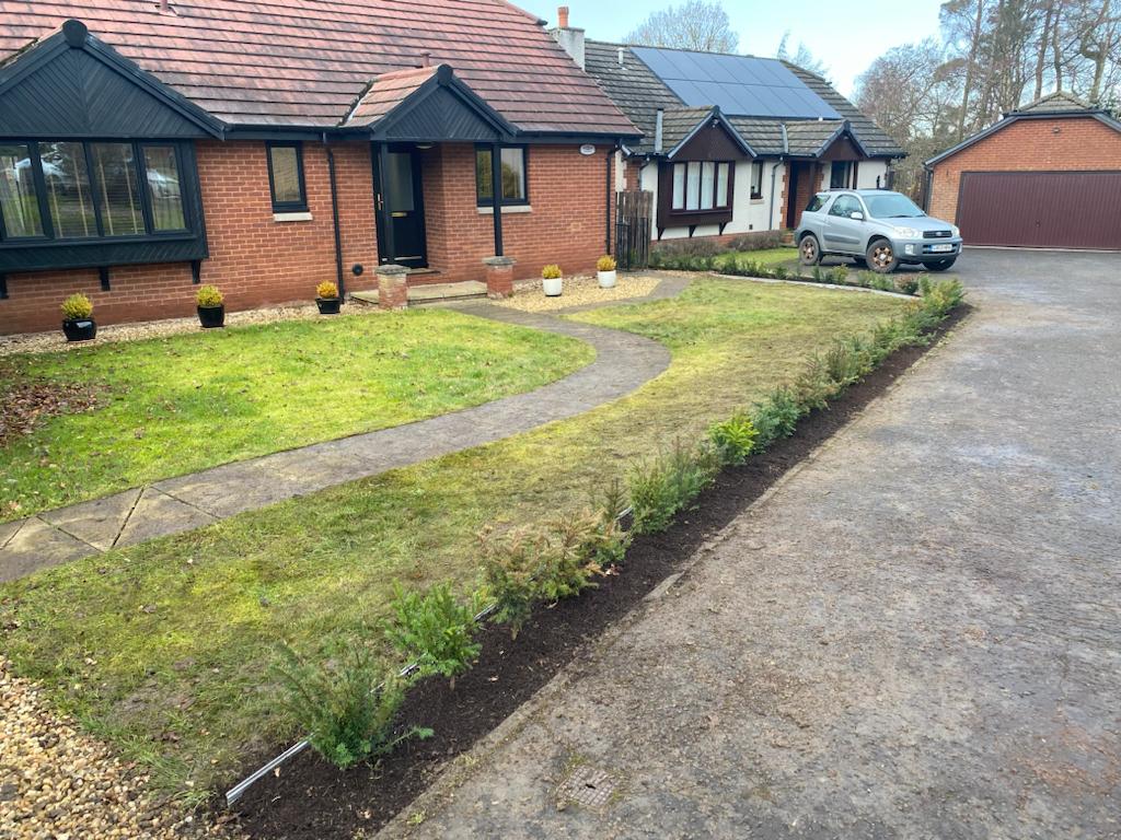 New garden hedge installation in Edinburgh, click here for prices
