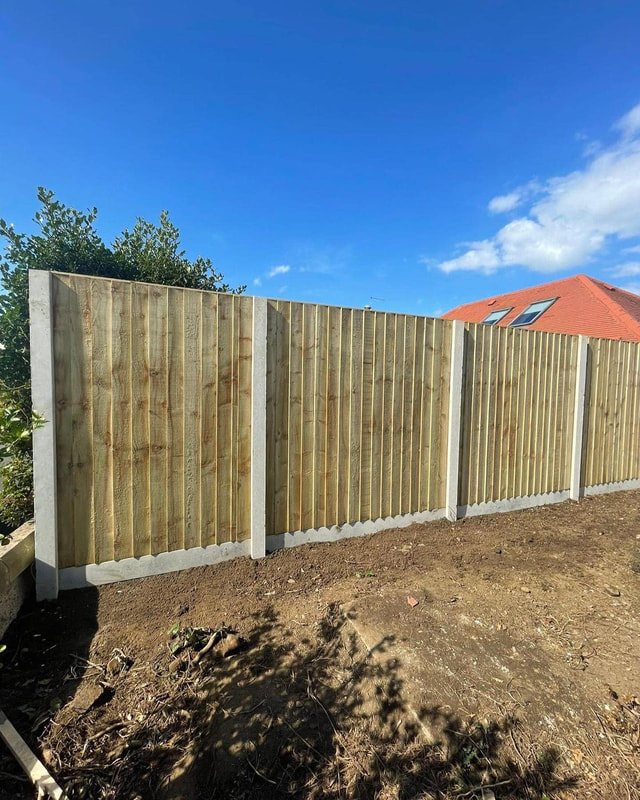 Concrete fence installation in Edinburgh by JDS Gardening, click here for a quote.