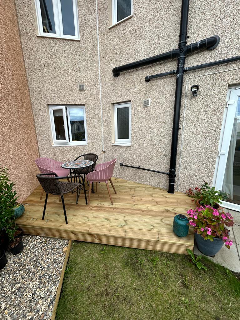 Would you like timber decking installed in your garden? get a decking installation quote in Midlothian from JDS Gardening Services, click here