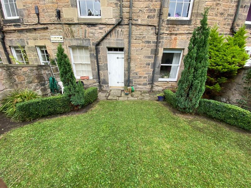 Back garden tidy up in Edinburgh by JDS Gardening Services, click here for prices and book online