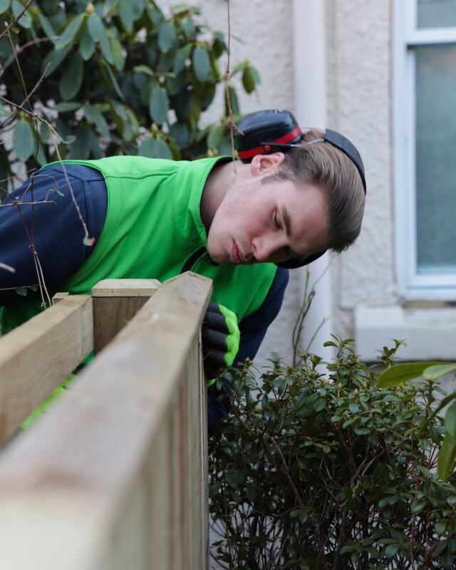 Garden fence installation company in Edinburgh