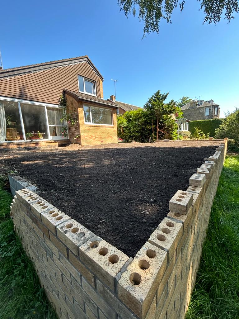 Do you need a garden topsoil laying company in Edinburgh? click here and contact JDS Gardening Services for a topsoil delivery and installation quote in the Edinburgh area.