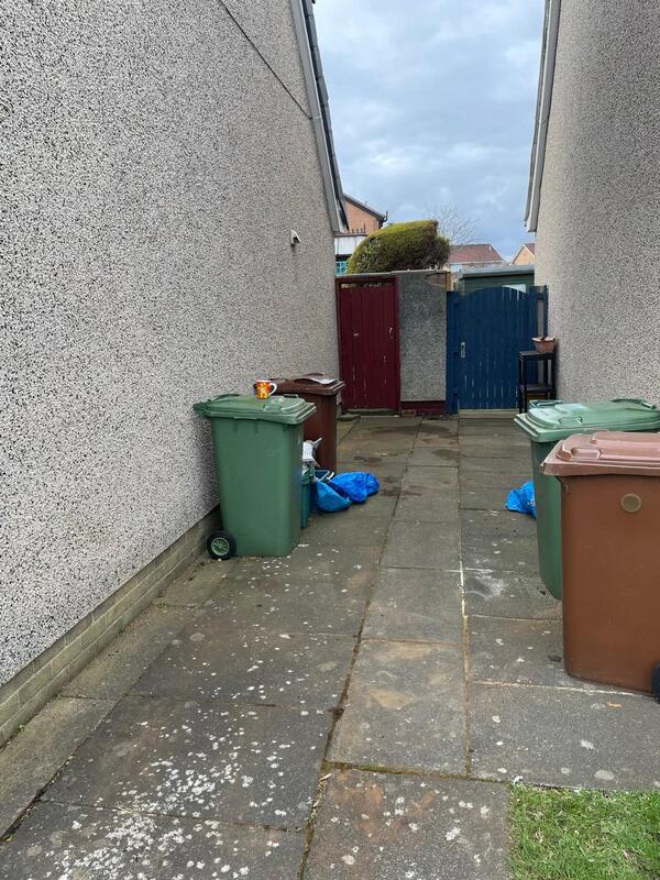 Rubbish removed from a garden in Musselburgh, click here for a rubbish removal quote