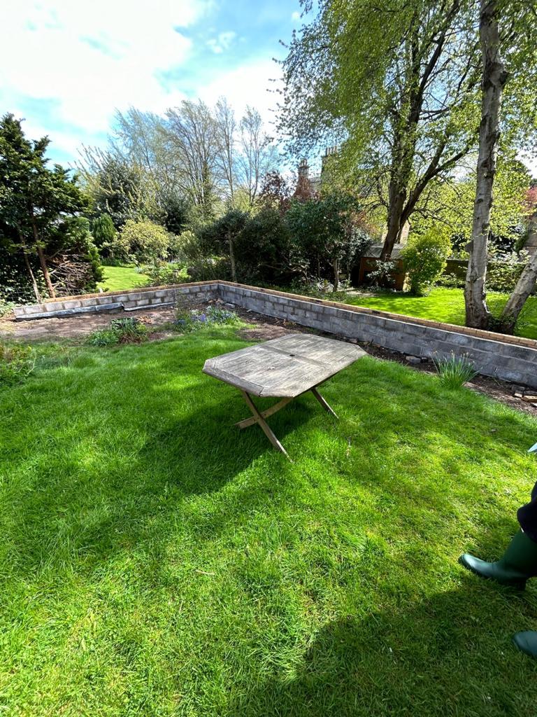 Do you need a garden landscaping company in Edinburgh to level your garden? click here and contact JDS Gardening Services for a garden levelling quote in the Edinburgh area.