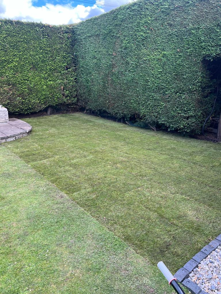 Would you like new turf layed in your garden? click here and contact JDS Gardening services for a turf laying quote in Bonnyrigg or Midlothian