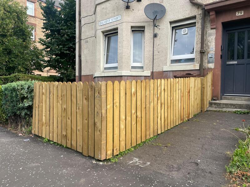 Do you need a new picket style fence installed? click here for an online garden fence installation quote in Leith Edinburgh