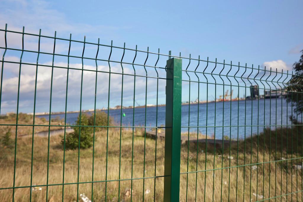 Do you need Vmex mesh fencing contractor in Edinburgh, click here for more info